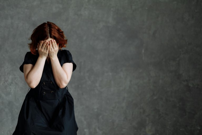 Przemoc domowa w UK (Domestic Abuse): Jak skutecznie chronić siebie i dzieci? ASK Montgomery.