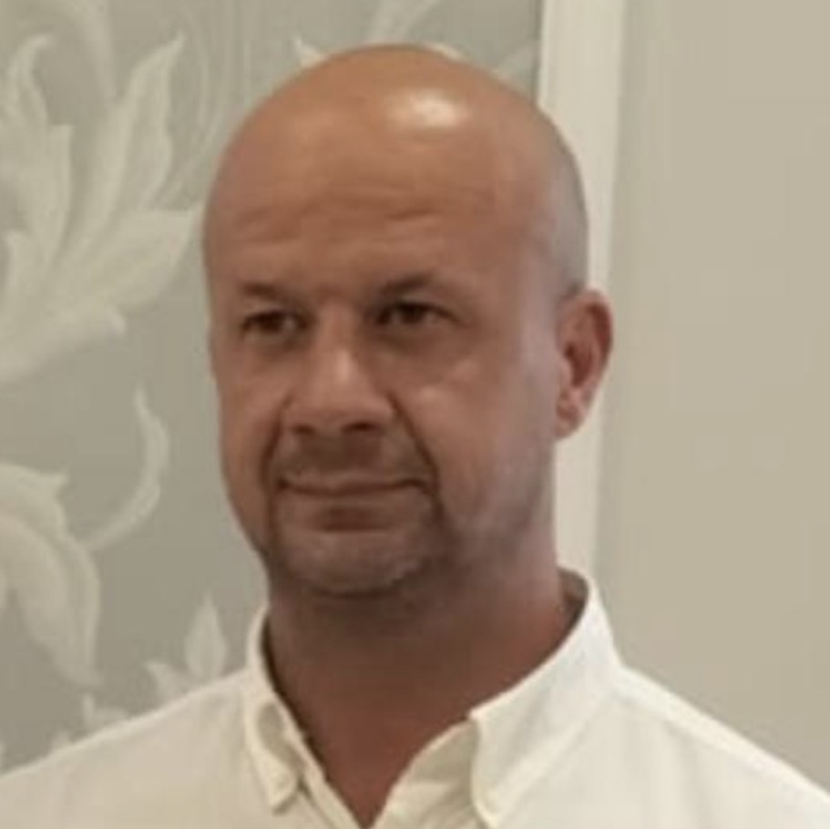 Na zdjęciu zadowolony klient Lukasz Glodowski korzystajacy z pomocy kancelarii Ask Montgomery Advocates i Pani Dyrektor Anny Montgomery w sparwach rozwodu i podziału majątku w Anglii